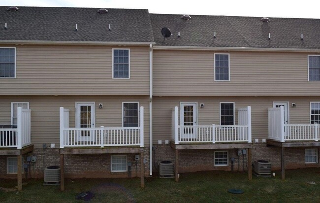 13 Gloucester Dr in Lynchburg, VA - Building Photo - Building Photo