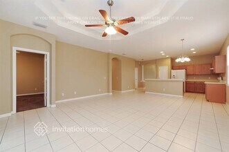 5015 Lakehurst Ct in Palmetto, FL - Foto de edificio - Building Photo