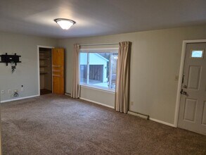 4684 Wakefield Ave NE in Comstock Park, MI - Building Photo - Building Photo