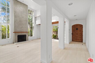 524 Altair Pl in Los Angeles, CA - Building Photo - Building Photo