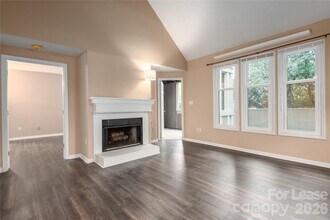 9205 Ravenwing Dr in Charlotte, NC - Building Photo - Building Photo