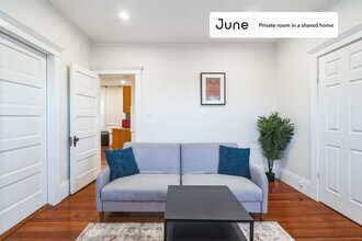 Private bedroom in 3 bed/1 bath Home in Boston, MA - Building Photo - Building Photo