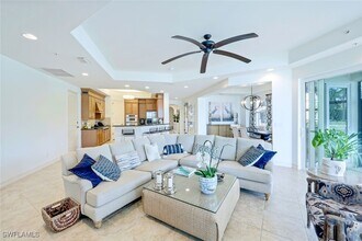 10791 Vivaldi Ct in Ft. Myers, FL - Foto de edificio - Building Photo