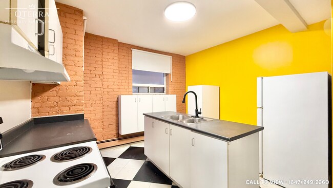 115 Vaughan Rd in Toronto, ON - Building Photo - Building Photo