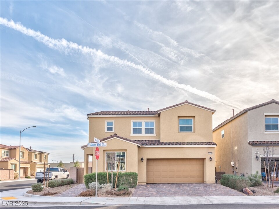 2019 Stone Well Rd in North Las Vegas, NV - Foto de edificio