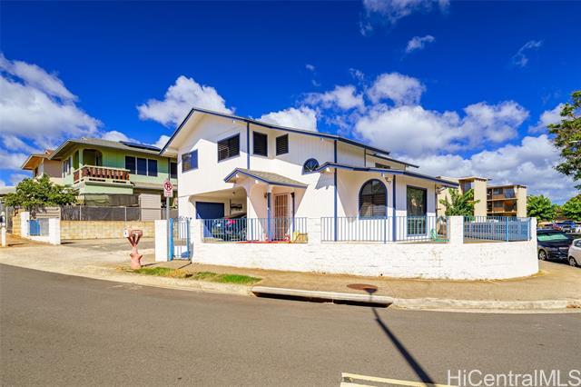 1135 Aikoo Pl in Pearl City, HI - Building Photo - Building Photo