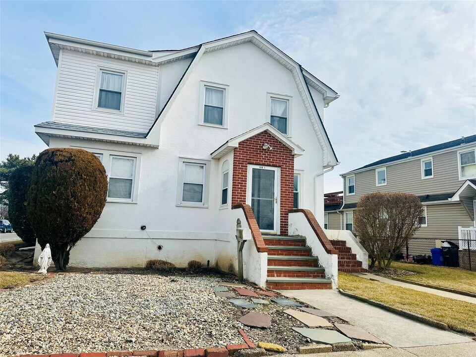 518 Lindell Blvd in Long Beach, NY - Building Photo