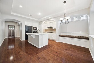 6 Douvaine Ct in The Woodlands, TX - Building Photo - Building Photo