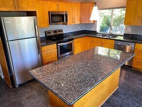 15930 NE 106th St in Redmond, WA - Building Photo - Building Photo