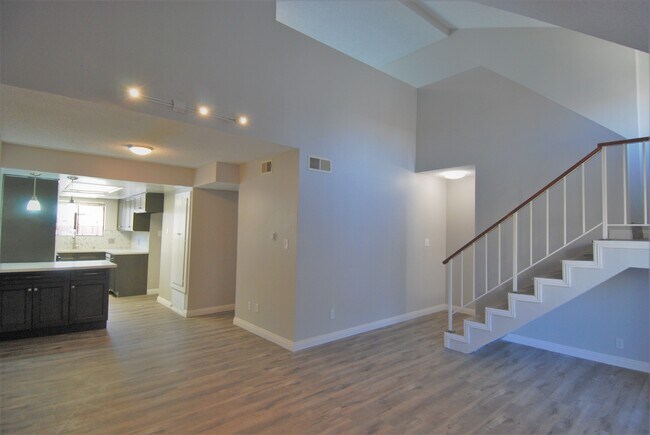 746 N Eucalyptus Ave in Inglewood, CA - Building Photo - Building Photo