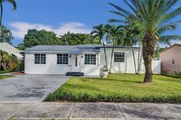 1623 Plunkett St in Hollywood, FL - Foto de edificio - Building Photo