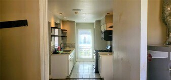 15414 W Hampton Cir in Houston, TX - Building Photo