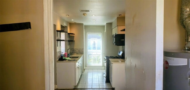 property at 15414 W Hampton Cir