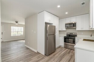 Gastonia Groves Apartment in Gastonia, NC - Building Photo