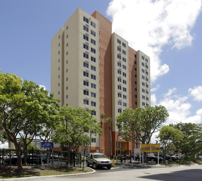 Peninsula Housing in Miami, FL - Building Photo - Building Photo