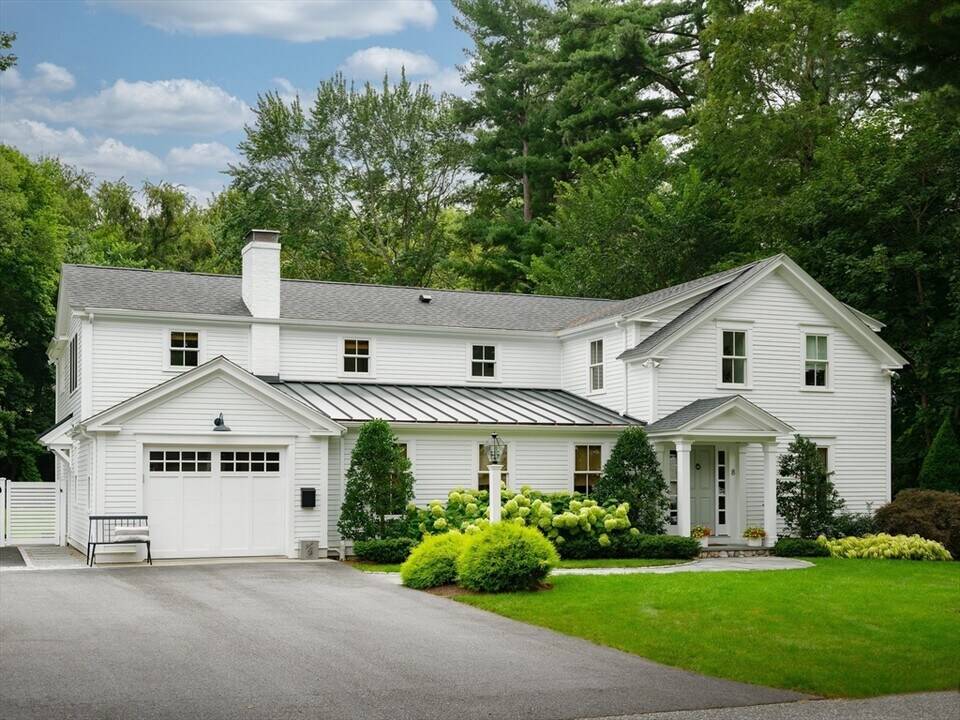 8 Westmoreland Rd in Hingham, MA - Building Photo