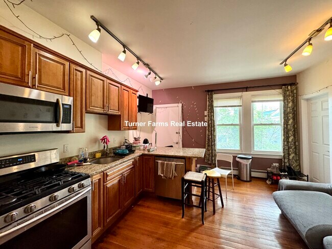 237 Norfolk St, Unit 4