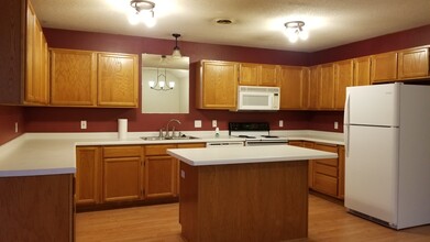 2236 Sacia Ln in Hudson, WI - Building Photo - Building Photo