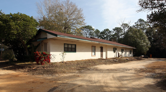 1300 James Lee Blvd in Crestview, FL - Building Photo - Building Photo