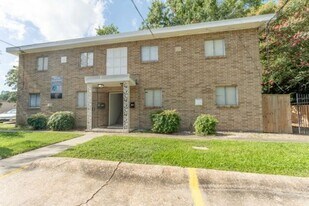 W. Chimes St in Baton Rouge, LA - Building Photo