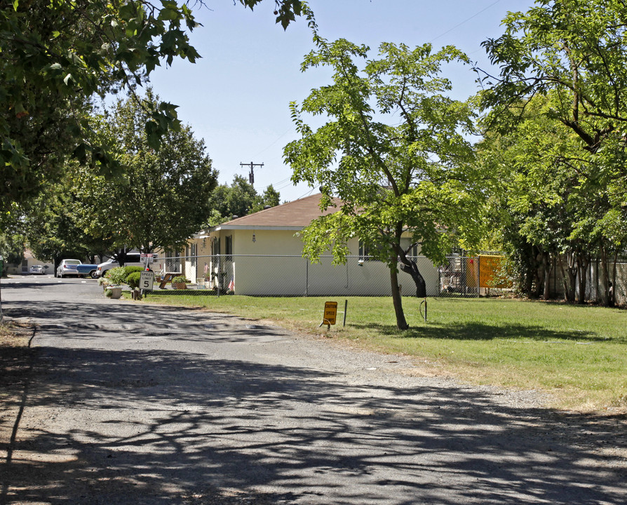 Camellia Court Village in Sacramento, CA - Building Photo