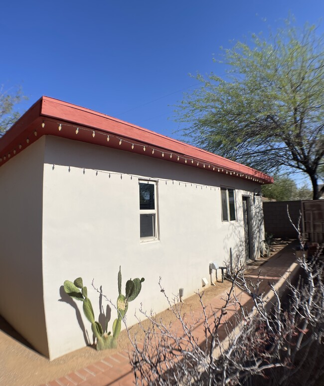 1728 E Waverly St in Tucson, AZ - Building Photo - Building Photo