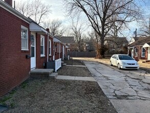 543 S Bluff Ave, Unit 3 in Wichita, KS - Building Photo - Building Photo