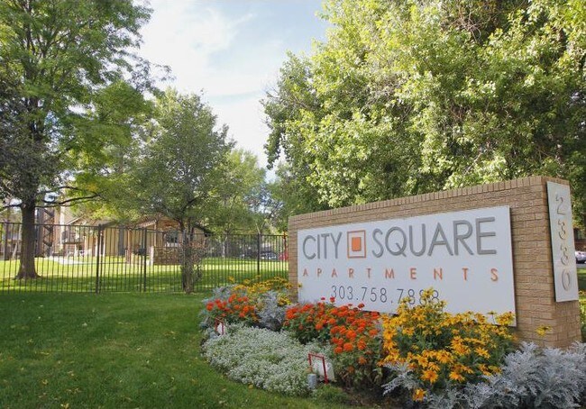 City Square Apartments in Denver, CO - Foto de edificio - Building Photo