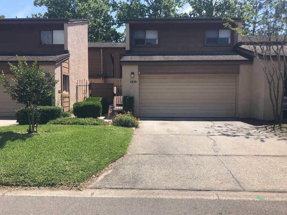 1539 N Carolwood Blvd in Fern Park, FL - Building Photo