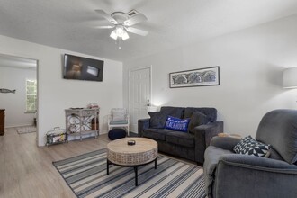 233 Palmetto Ln in Gulfport, MS - Building Photo - Building Photo