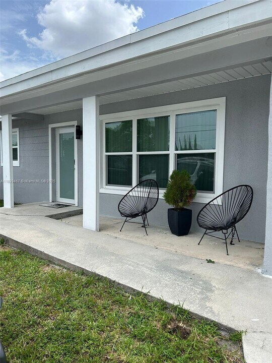 17420 NW 47th Ct in Miami Gardens, FL - Building Photo