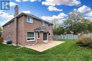 83 Berwick Crescent in Richmond Hill, ON - Building Photo