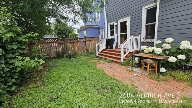 2604 Aldrich Ave S in Minneapolis, MN - Building Photo - Building Photo