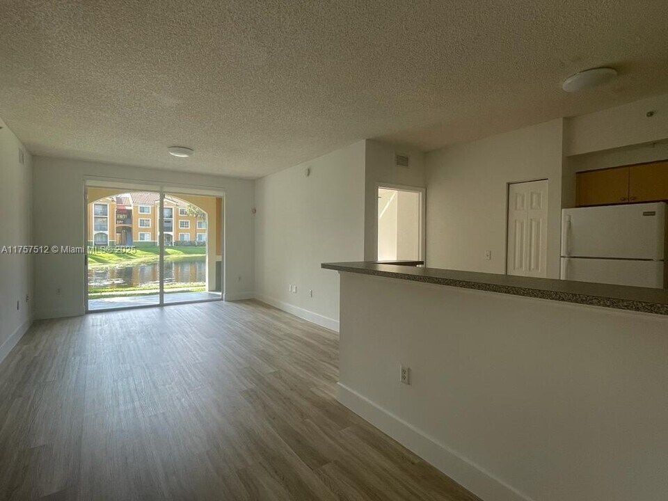 2240 E Preserve Way in Miramar, FL - Building Photo