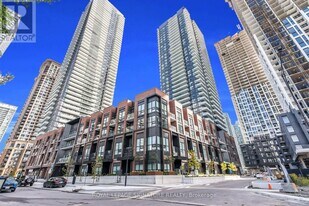 4130 Parkside Village Dr in Mississauga, ON - Building Photo