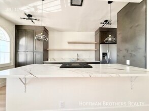 300 N Bonnie Brae St in Los Angeles, CA - Building Photo - Building Photo