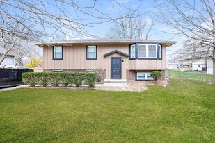 1701 SE 2 St in Blue Springs, MO - Building Photo