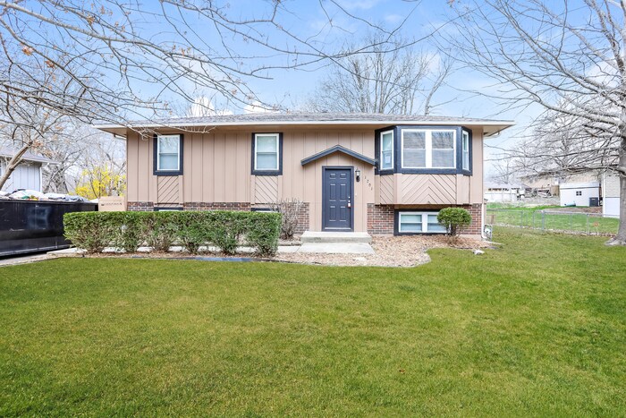 1701 SE 2 St in Blue Springs, MO - Building Photo