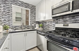 1733 Malcolm Ave in Los Angeles, CA - Building Photo - Building Photo