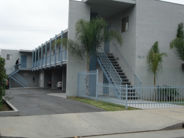 7617 Milton Ave in Whittier, CA - Foto de edificio - Building Photo