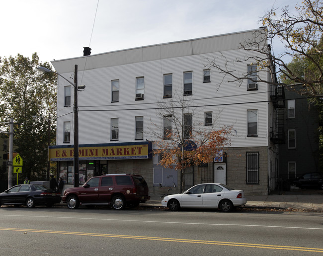 180 Virginia Ave in Jersey City, NJ - Building Photo - Building Photo