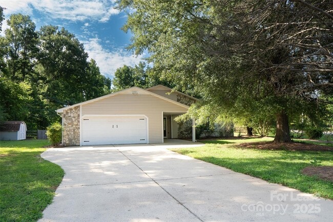 property at 500 Kirby Ln