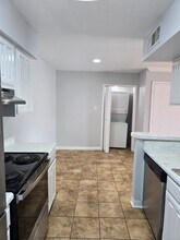 4747 Allendale Rd in Houston, TX - Foto de edificio - Building Photo