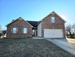 961 Joey Dr in Clarksville, TN - Building Photo - Building Photo