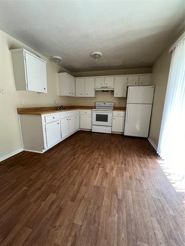 property at 5221 Grovewood St