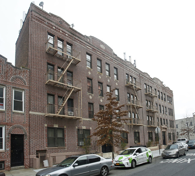 91 Riverdale Ave in Brooklyn, NY - Building Photo - Building Photo