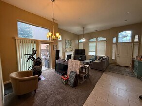 39 N Post Ave in Sanger, CA - Building Photo - Building Photo