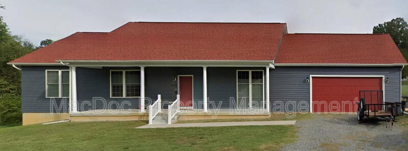 1043 Julian Dr in Fredericksburg, VA - Building Photo