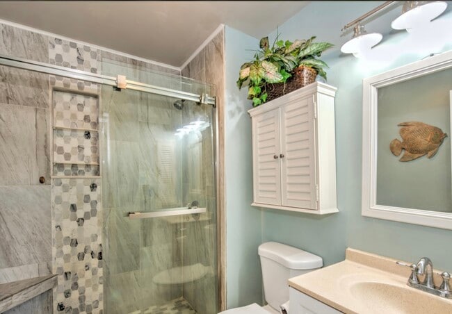 property at 4803 SW Santa Barbara Ct