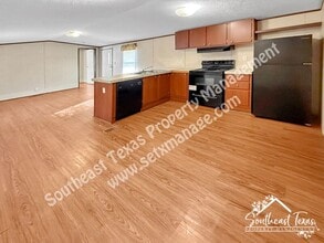 5575 Bubba Rd in Orange, TX - Building Photo - Building Photo